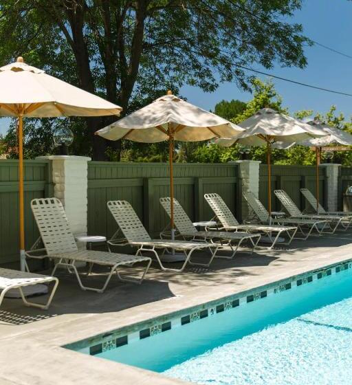 בית מלון כפרי Hummingbird Inn