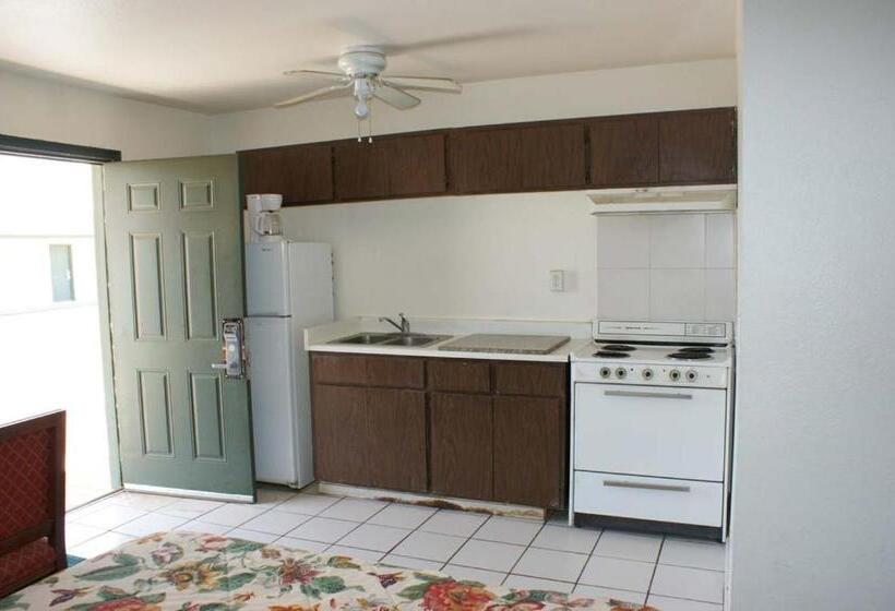 בית מלון כפרי Hwy Express Inn And Suites