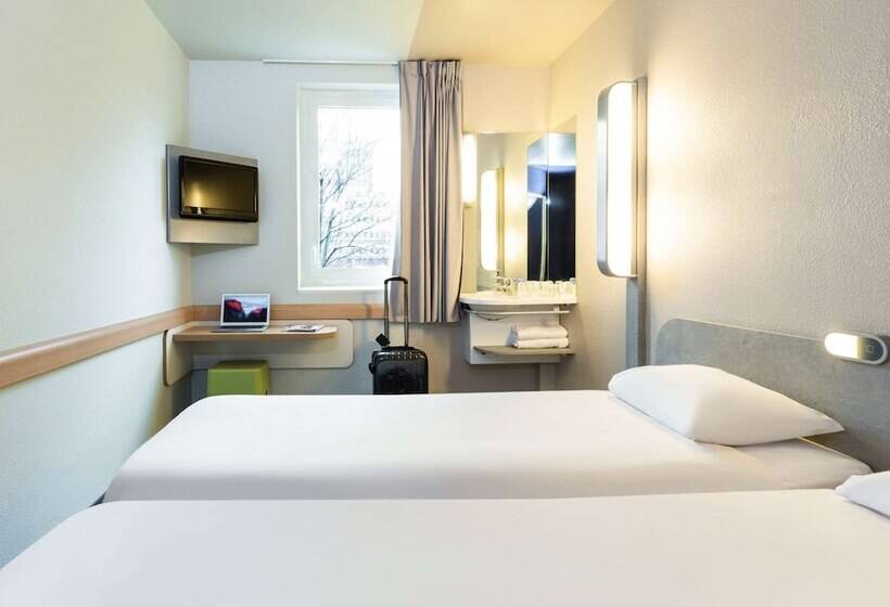 هتل Ibis Budget Paris Porte De Montmartre