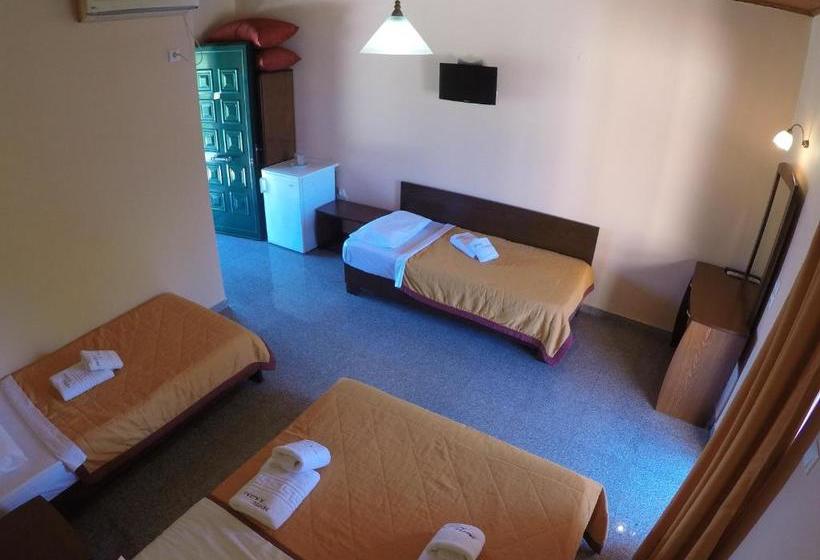 בית מלון כפרי Kalias