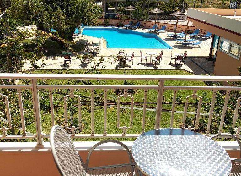 בית מלון כפרי Kalias