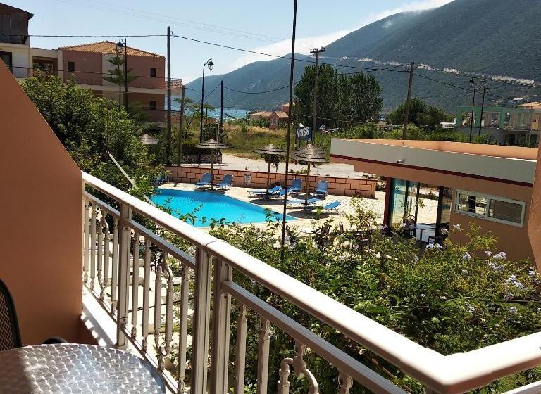 בית מלון כפרי Kalias