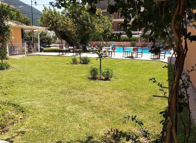 בית מלון כפרי Kalias