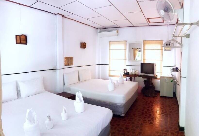 בית מלון כפרי Kirati Beach Resort