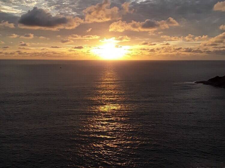 ホテル Lars Lita Residence