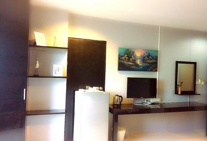 ホテル Lars Lita Residence