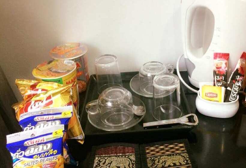 ホテル Lars Lita Residence