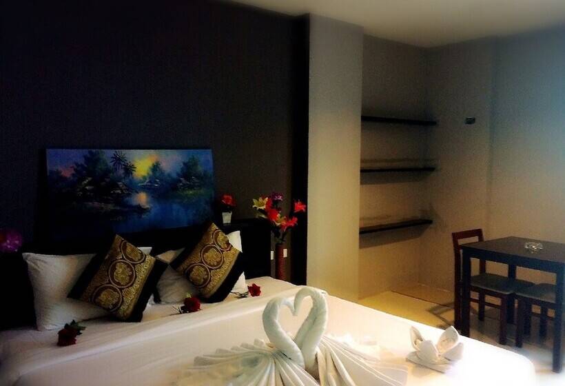 ホテル Lars Lita Residence