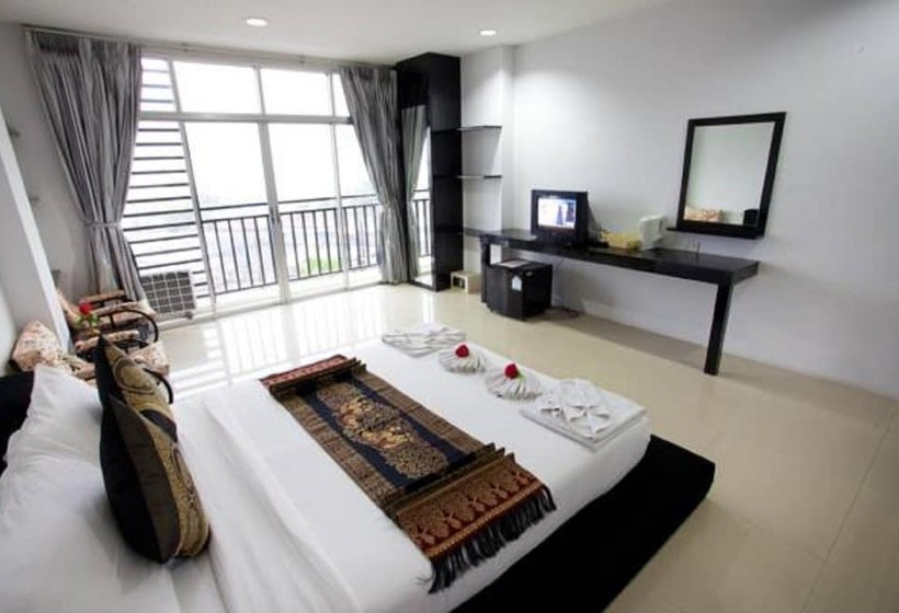 ホテル Lars Lita Residence