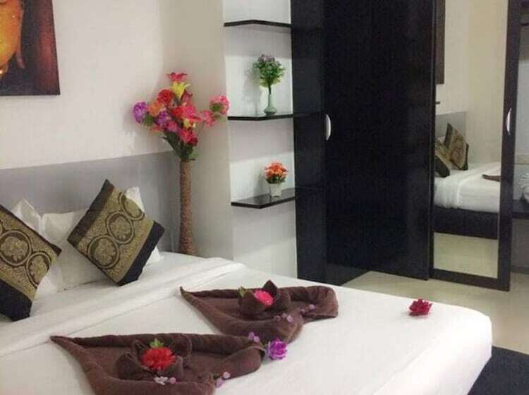 ホテル Lars Lita Residence