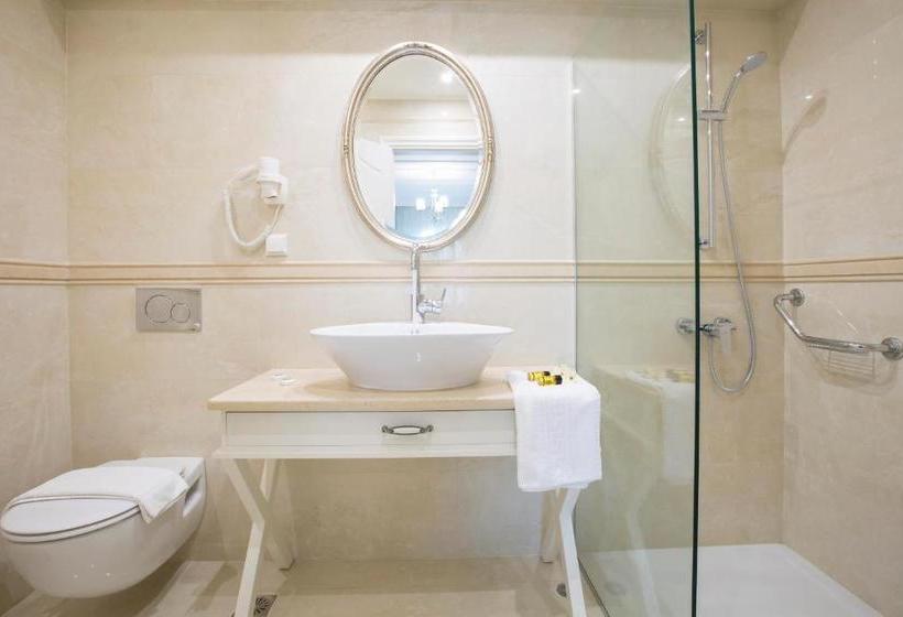 Lefko Hotel & Apartments