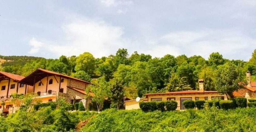 בית מלון כפרי Loggas