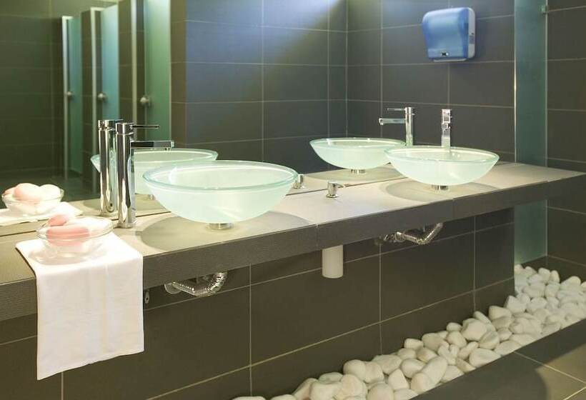 בית מלון כפרי Long Beach Resort