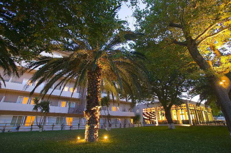 בית מלון כפרי Long Beach Resort