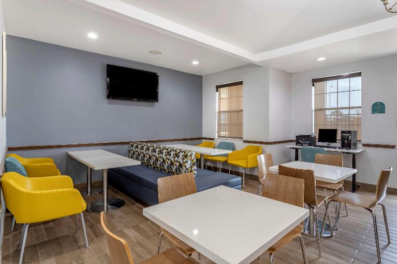 בית מלון כפרי Mainstay Suites Port Arthur  Beaumont South