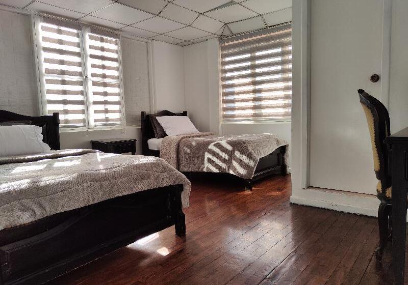 ホテル Muros Quito