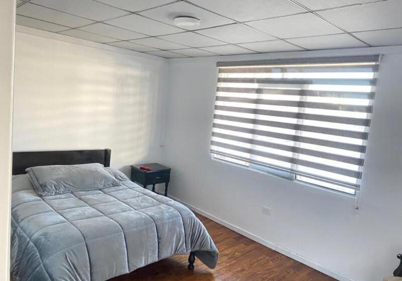 ホテル Muros Quito