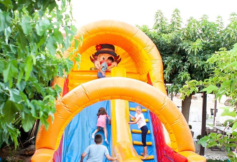 בית מלון כפרי Olympic Star Beach