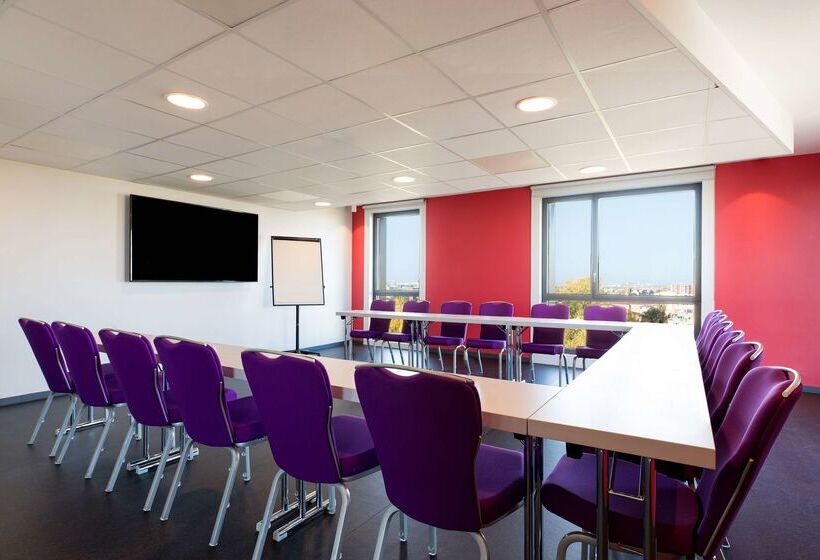 فندق Park Inn By Radisson Lille Grand Stade