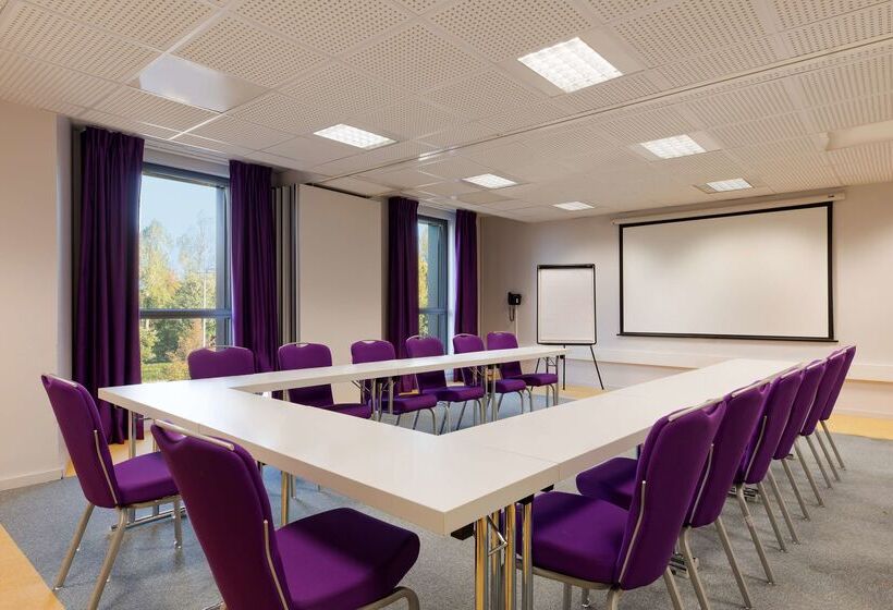 فندق Park Inn By Radisson Lille Grand Stade