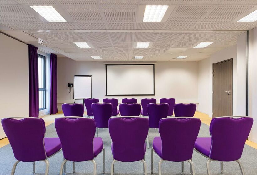 فندق Park Inn By Radisson Lille Grand Stade