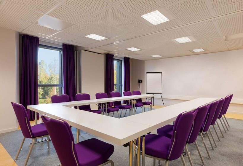 בית מלון כפרי Park Inn By Radisson Lille Grand Stade