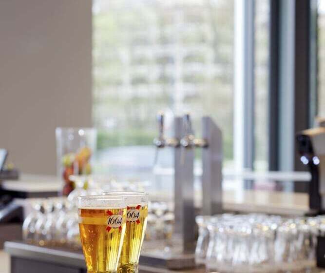 فندق Park Inn By Radisson Lille Grand Stade