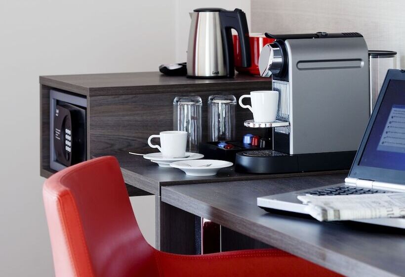 فندق Park Inn By Radisson Lille Grand Stade