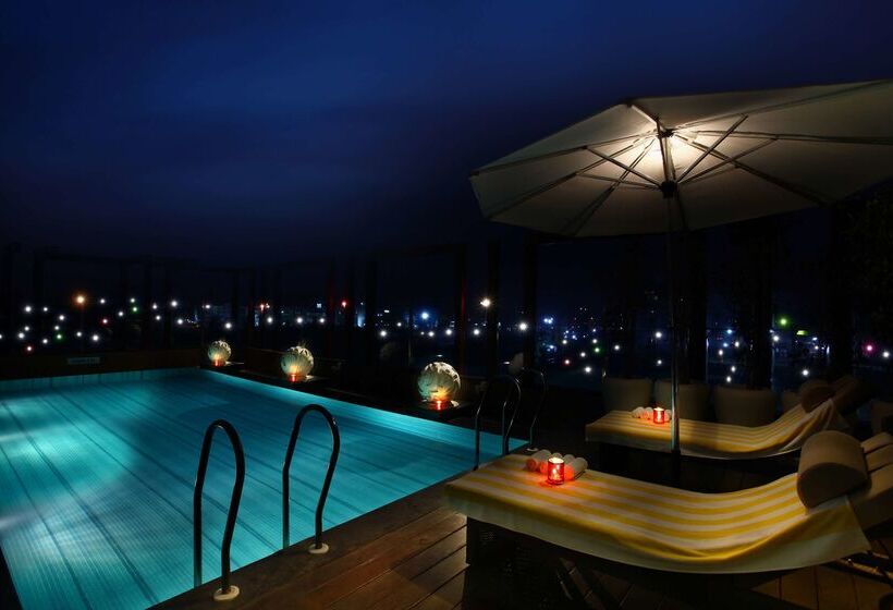 Отель Park Plaza Shahdara