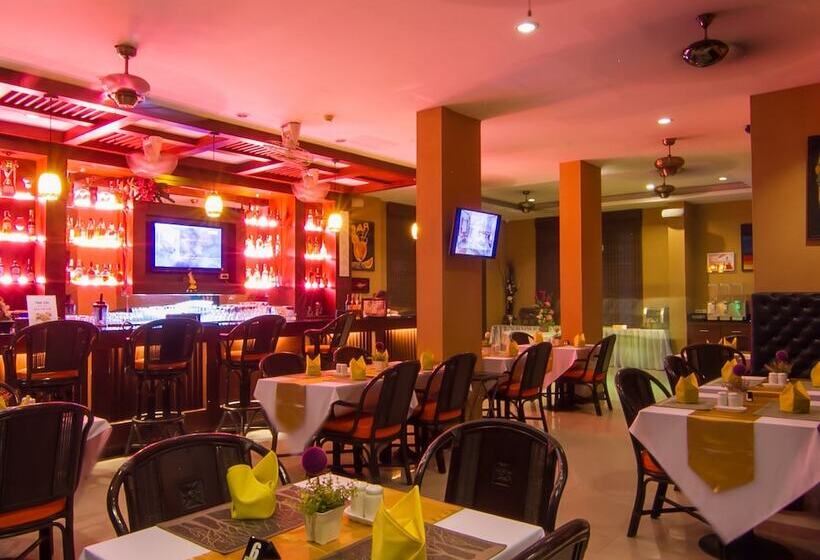 فندق Patong Hemingway S