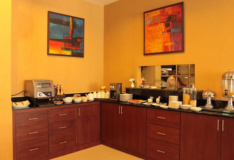 فندق Patong Hemingway S