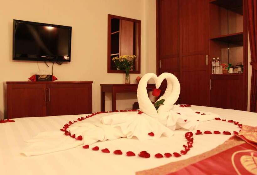 فندق Patong Hemingway S