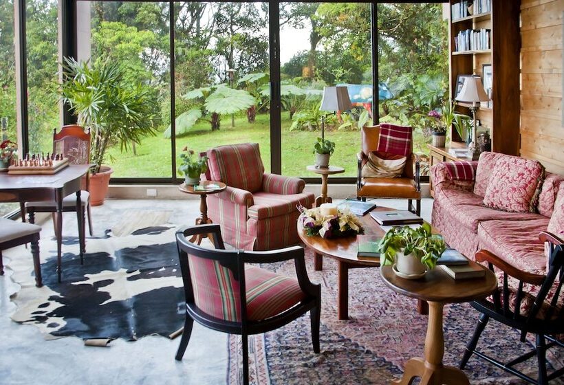 فندق Poas Volcano Lodge