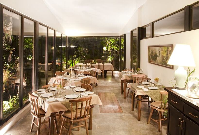 فندق Poas Volcano Lodge