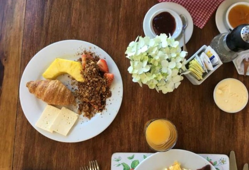 فندق Poas Volcano Lodge