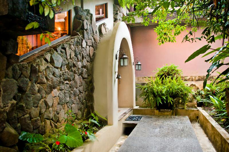 فندق Poas Volcano Lodge