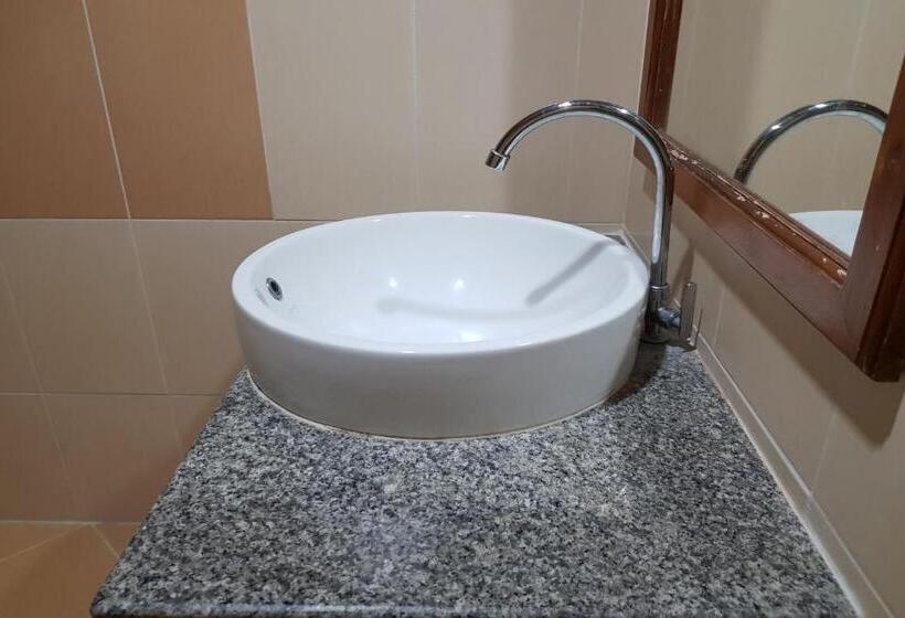 Poonsook Phitsanulok Hotel Sha Plus