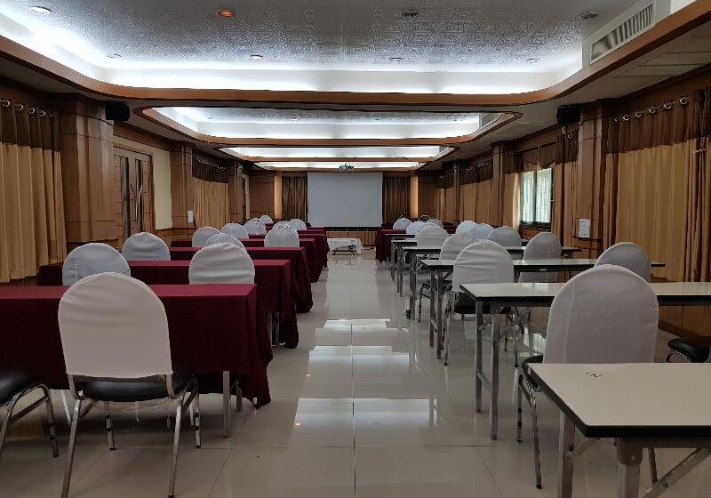 Poonsook Phitsanulok Hotel Sha Plus