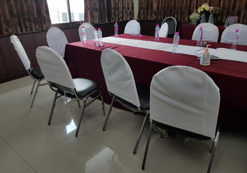 Poonsook Phitsanulok Hotel Sha Plus