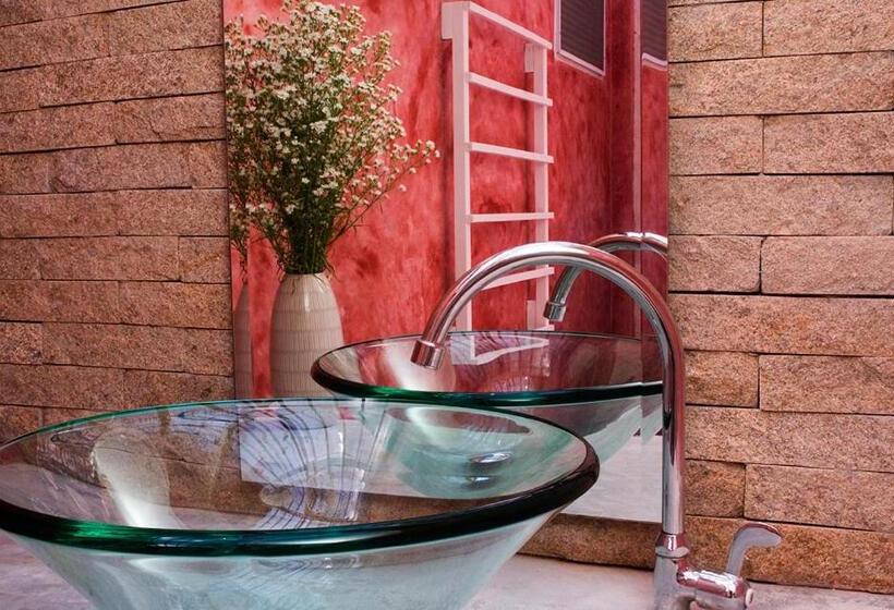 בית מלון כפרי Rain Forest Resort