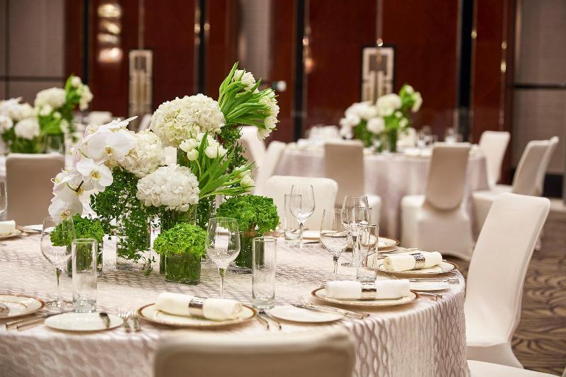 호텔 Regent Shanghai Pudong Complimentary First Round Minibar Per Stay Including A Bottle Of Wine