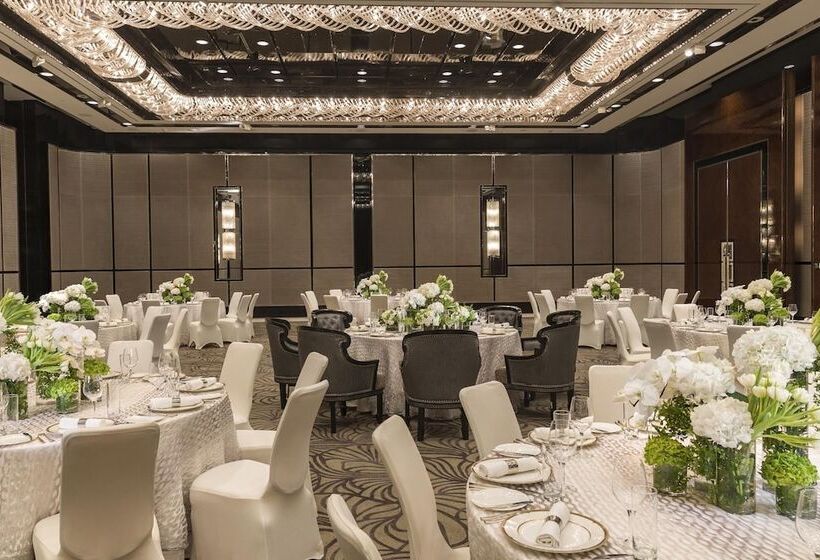 호텔 Regent Shanghai Pudong Complimentary First Round Minibar Per Stay Including A Bottle Of Wine