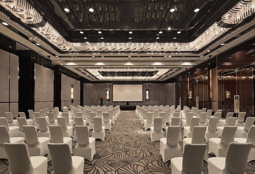 호텔 Regent Shanghai Pudong Complimentary First Round Minibar Per Stay Including A Bottle Of Wine