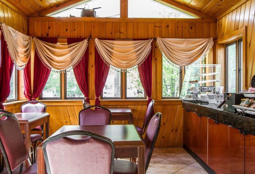 ホテル Rodeway Inn & Suites Brunswick Near Hwy 1