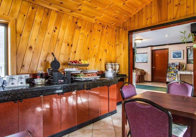 ホテル Rodeway Inn & Suites Brunswick Near Hwy 1