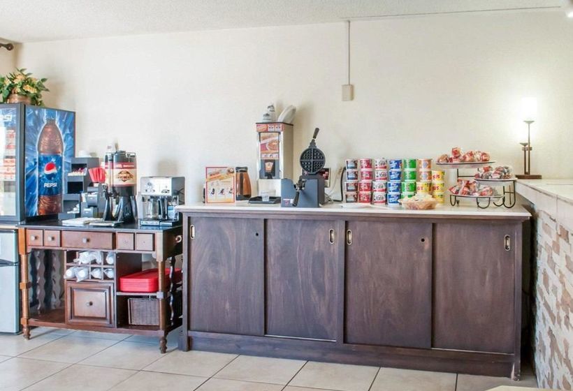 فندق Rodeway Inn Whites City