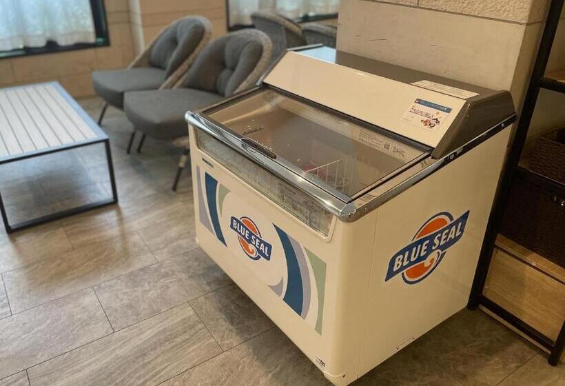 בית מלון כפרי Route Inn Grantia Naha