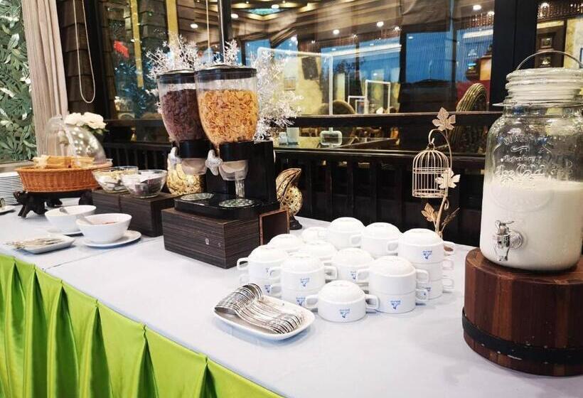 בית מלון כפרי Ruean Phae Royal Park