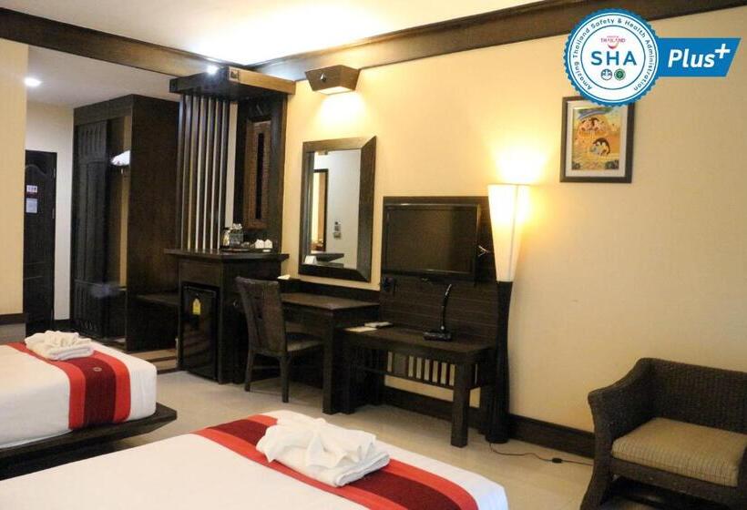 בית מלון כפרי Ruean Phae Royal Park