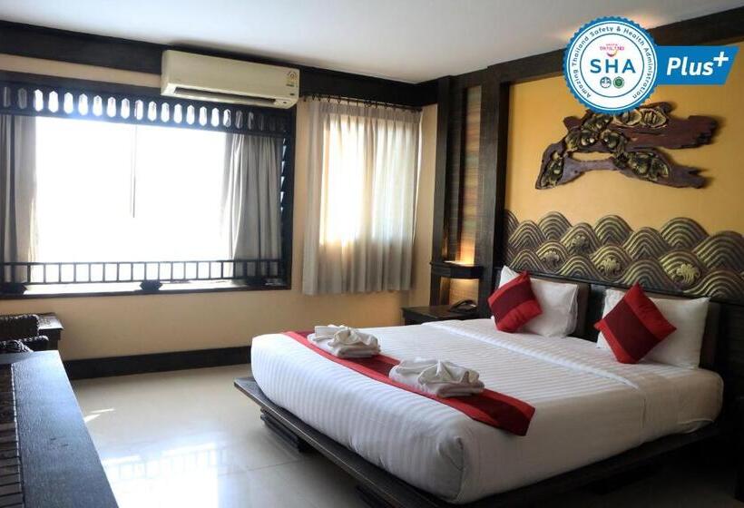 בית מלון כפרי Ruean Phae Royal Park